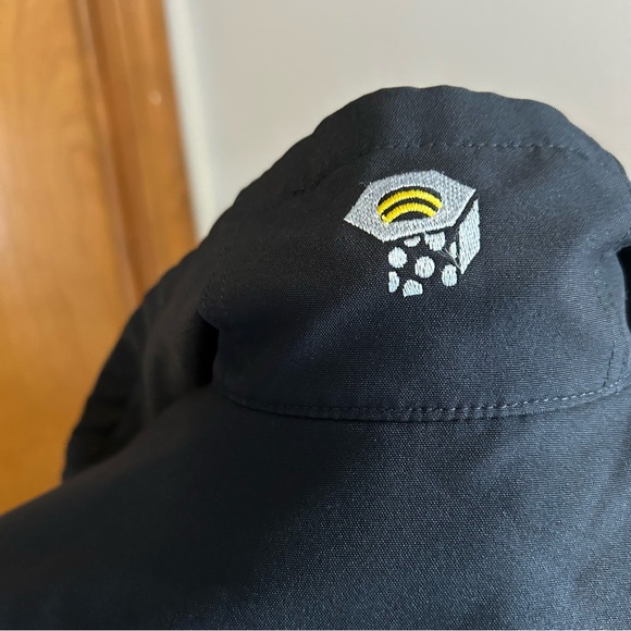 Mountain Hardwear Black Jacket - Picture 4 of 8